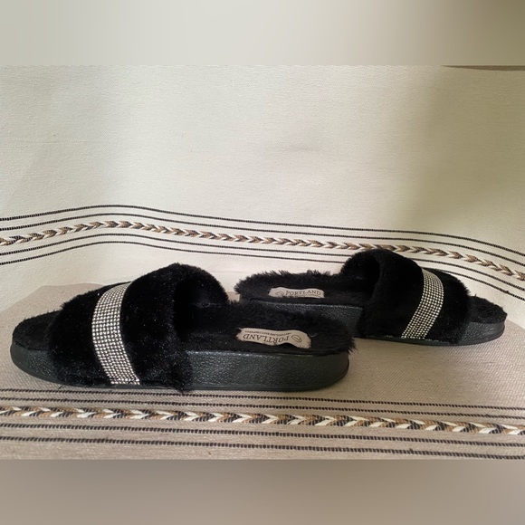 Black faux fur w sparkle Portland boot company slipper women’s 7 great condition - Picture 5 of 10